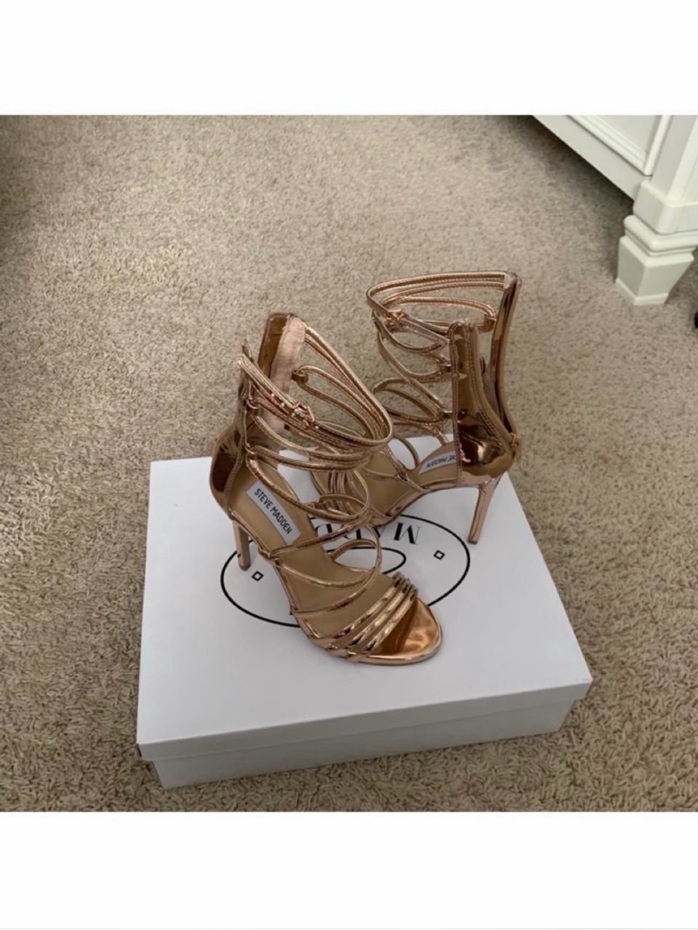Steve Madden Gold Strappy Stiletto Sandals - new with box - Picture 2 of 6